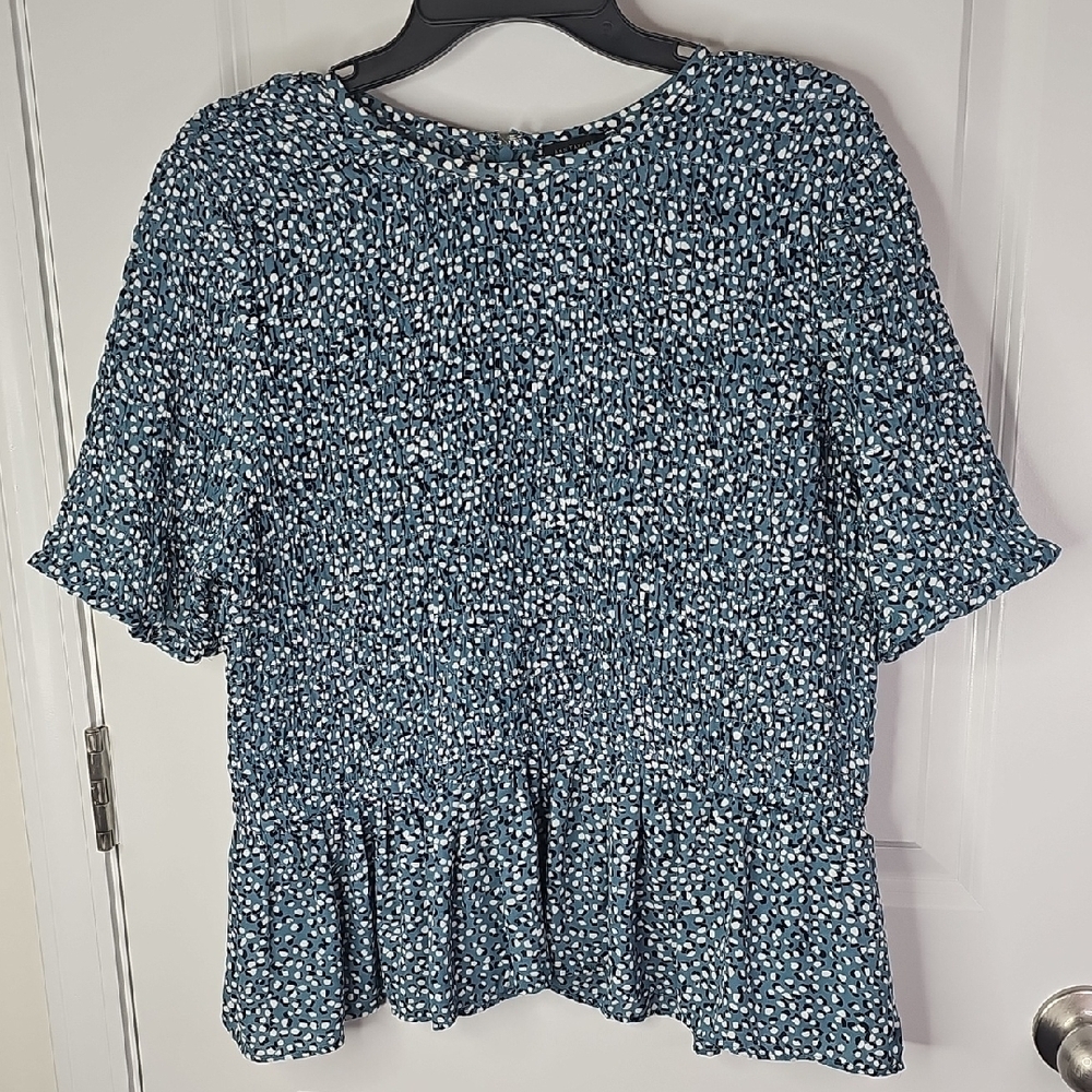 Ann Taylor Women's Blue and White Textured Blouse Size L‎